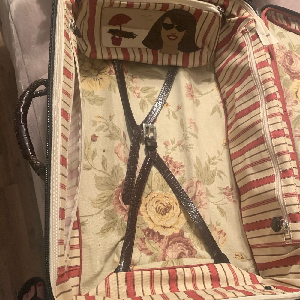 2pc Brighton Rolling 22” Luggage & Carry-on - Picture 4 of 8